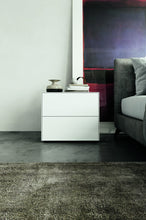 Laden Sie das Bild in den Galerie-Viewer, Piure Nex Pur Box Nachkommode 2022800 in Weiß – kompakte Kommode mit zwei Schubkästen, ideal als stilvoller Nachttisch