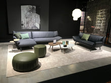 Laden Sie das Bild in den Galerie-Viewer, Leolux Sofaprogramm Devon – kompakt, elegant, ideal für kleine Räume.