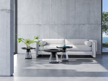 Laden Sie das Bild in den Galerie-Viewer, Akante Couchtisch Drop Flaschengrün Bronze Glas grau schwarz Möbel Zeppenfeld Olpe Designmöbel Sauerland