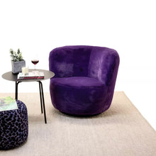 Laden Sie das Bild in den Galerie-Viewer, Erleben Sie den Dreh- und Schaukelsessel Donna von Bullfrog Design – modern, komfortabel und vielseitig. Jetzt den perfekten Sessel für Ihr Zuhause entdecken