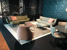 Laden Sie das Bild in den Galerie-Viewer, Leolux Sofaprogramm Devon – kompakt, elegant, ideal für kleine Räume.