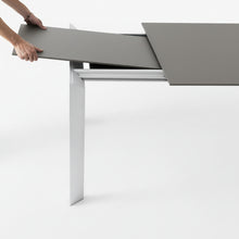 Laden Sie das Bild in den Galerie-Viewer, Auszugstisch Nori Plate Fenix London grey, Gestell Alu