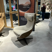 Laden Sie das Bild in den Galerie-Viewer, Leolux Relaxsessel mit Neigefunktion, drehbarem Gestell und exklusivem Materialmix