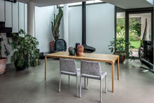 Laden Sie das Bild in den Galerie-Viewer, Riva 1920 Esstisch Sleek Karim Rashid Designmöbel Sauerland Möbel Zeppenfeld Olpe