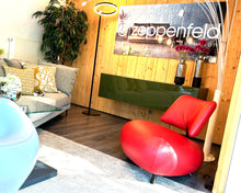 Laden Sie das Bild in den Galerie-Viewer, Leolux Pallone – das ikonische Designobjekt in Rot