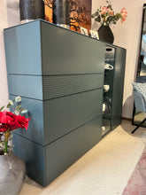 Laden Sie das Bild in den Galerie-Viewer, Sudbrock Highboard Cubo designmöbel Sauerland Möbel Zeppenfeld Olpe (3)
