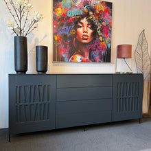 Laden Sie das Bild in den Galerie-Viewer, AERA Sideboard „Claire“ im Wohnambiente – Anthrazit matt RAL 7016, 189×79,2×45 cm, schwarzes Fußgestell
