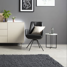 Laden Sie das Bild in den Galerie-Viewer, AERA Stuhl Gavi Lody mit Armlehne, Leder Dino schwarz, drehbares Rundrohrgestell schwarz, om Ambiente