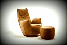 Laden Sie das Bild in den Galerie-Viewer, Exklusiver Ledersessel Bullfrog Blobb Deluxe für Wohnzimmer – Relax- und Schaukelsessel mit motorischer Rückenfunktion
