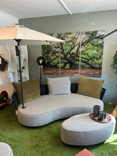 Laden Sie das Bild in den Galerie-Viewer, Bullfrog Lagoon Outdoor Loungemöbel Ausstellugnsstück Sale Abverkauf SchnäppchenGartenmöbel Designmöbel Zeppenfeld Olpe Wohn Evolution