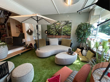 Laden Sie das Bild in den Galerie-Viewer, Integrierter Sonnenschirm der Bullfrog Outdoor-Lounge „Lagoon“ mit ca. 80 cm Überstand  Loungemöbel Ausstellugnsstück Sale Abverkauf SchnäppchenGartenmöbel Designmöbel Zeppenfeld Olpe Wohn Evolution