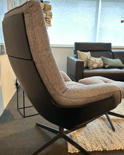 Laden Sie das Bild in den Galerie-Viewer, Stoff Noah – Gruppe T (Detail) am BW Daron Rückansicht