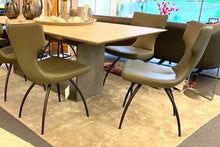 Laden Sie das Bild in den Galerie-Viewer, Füße in Epoxy Granite matt – robustes, mattes Finish beim Leolux Callas Fino