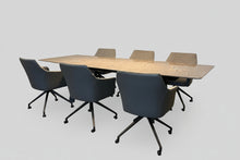 Laden Sie das Bild in den Galerie-Viewer, Leolux Mara Twist – 6er-Set Armlehnstühle, Ausstellungsstück im Neuzustand