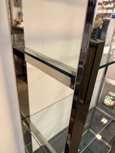 Laden Sie das Bild in den Galerie-Viewer, Detail Klarglasböden im Orsenigo 3143/F.19 – transparente, leichte Wirkung