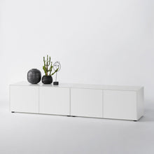 Laden Sie das Bild in den Galerie-Viewer, Zwei Piure Nex Pur Box Module 1573878 in Weiß, jeweils mit zwei Türen, kombiniert zu einem 240 cm breiten Lowboard – klare Linien, modernes Design.