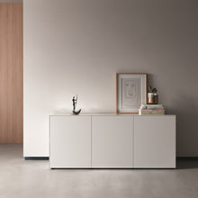 Laden Sie das Bild in den Galerie-Viewer, Piure Nex Pur Box Sideboard 2020500 als stilvoller Solitär im Eingangsbereich – mattlackiert in Weiß