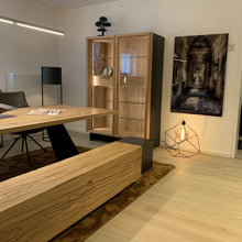 Laden Sie das Bild in den Galerie-Viewer, Designerbank Ombra von Riva 1920 in Eiche massiv, Raumansicht