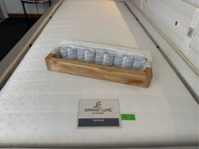 Laden Sie das Bild in den Galerie-Viewer, Hochwertige Untermatratzen Espace für Grand Luxe Boxspringbett – Ausstellungsexemplar