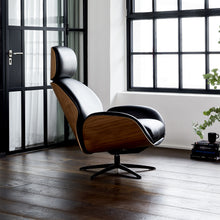 Laden Sie das Bild in den Galerie-Viewer, IP Design Trinity Relaxsessel – stufenlos bis Liegeposition, Leder Galaxy schwarz, Holzschale Nussbaum, AmbienteSauerland