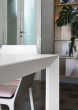Laden Sie das Bild in den Galerie-Viewer, Kristalia Esstisch Nori Ausziehtisch Designmöbel Sauerland Zeppenfeld Olpe