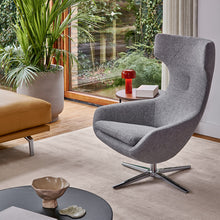 Laden Sie das Bild in den Galerie-Viewer, Hochlehnsessel Caruzzo in hellgrau