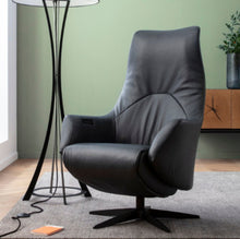 Laden Sie das Bild in den Galerie-Viewer, AERA Signa 165 Relaxsessel im Ambiente – Leder Runner, Herz-Waage, Fuß 32 schwarz