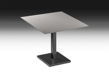 Laden Sie das Bild in den Galerie-Viewer, Freisteller Bacher Quota – Keramikplatte matt, Gestell schwarz pulverbeschichtet