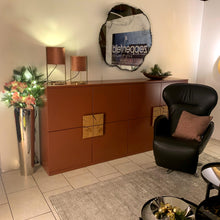 Laden Sie das Bild in den Galerie-Viewer, Relaxsessel Daydreamer in schwarzem Leder mit modernem Design und hohem Komfort, verstellbarer Rückenlehne und Drehfuß