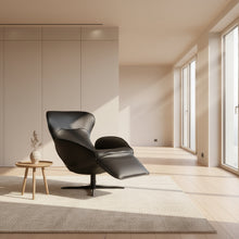 Laden Sie das Bild in den Galerie-Viewer, Detailaufnahme der hochwertigen Kaltschaum-Polsterung des JORI Relaxsessels Daydreamer JR-7450 – erstklassiger Sitzkomfort in schwarzem Leder.