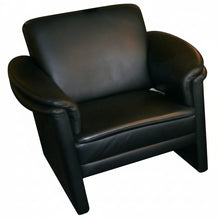 Laden Sie das Bild in den Galerie-Viewer, Sessel Siena – Frontansicht, 94×86×85 cm, Nappaleder schwarz