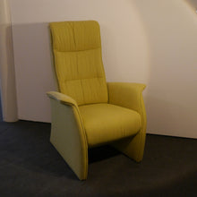 Laden Sie das Bild in den Galerie-Viewer, Sitting Vision Next NX-312 Relaxsessel Größe Medi – Frontansicht, Prairie 59 Grün