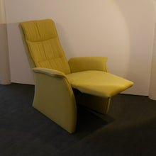 Laden Sie das Bild in den Galerie-Viewer, Next NX-312 seitliche Ansicht – manuelle Fuß- & Rückenverstellung