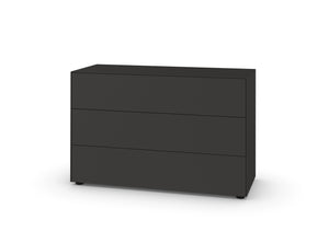 Modell 1536776 der Nex Pur Box Kommode in grafitgrauer Lackierung, puristisches Design mit drei Schüben.