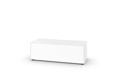 „Piure Nex Pur Box Lowboard 204410 mit geschlossener Frontklappe in Weiß, freigestellt“