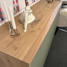 Laden Sie das Bild in den Galerie-Viewer, Anrei Highboard Pro Wave Designmöbel Sauerland Möbel zeppenfeld Olpe (3)
