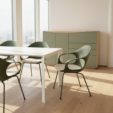 Kristalia Essgruppe Nori mit Schalenstuhl Elephant Chair