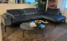 Laden Sie das Bild in den Galerie-Viewer, Ausstellungsstück Abverkauf Sale Bielefelder Werkstätten Sofa Spirit Möbel zeppenfeld Olpe Designmöbel Sauerland Longchair Ecksofa Wohnlandschaft
