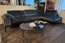 Laden Sie das Bild in den Galerie-Viewer, Ausstellungsstück Abverkauf Sale Bielefelder Werkstätten Sofa Spirit Möbel zeppenfeld Olpe Designmöbel Sauerland Longchair Ecksofa Wohnlandschaft
