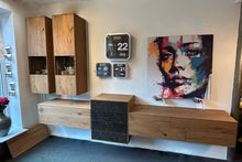 Laden Sie das Bild in den Galerie-Viewer, Ausstellungsstück Anrei Wohnwand Puro Asteiche mit Steinfront Massivholzmöbel Sauerland Möbel zeppenfeld Olpe
