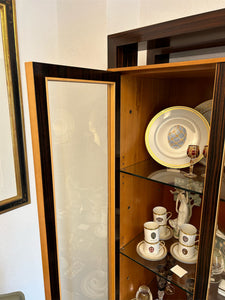 Detailansicht Luxuriöse Designvitrine von Annibale Colombo, Ebenholz/Kirschbaum, Ausstellungsstück sofort verfügbartail,