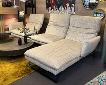 Laden Sie das Bild in den Galerie-Viewer, Bielefelder Werkstätten Ecksofa Heaven, Funktionssofa Stoff Longchair links oder rechts anbaubar!
