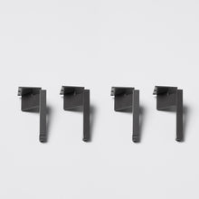 Laden Sie das Bild in den Galerie-Viewer, Piure Nex Pur Box Eckfuß 4er-Set 1577418 – schwarze Metallfüße für modernes, leichtes Möbeldesign
