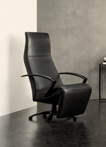 Design-Relaxsessel Jori Brainbuilder JR-7760 Black Edition bei Möbel Zeppenfeld – stilvolles Sitzen in Schwarz