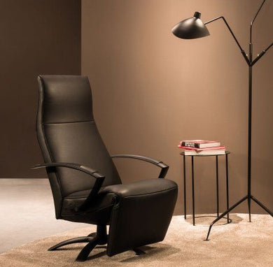 Jori Brainbuilder JR-7760 Black Edition – moderner Relaxsessel mit schwarzem Gestell im Wohnzimmerambiente