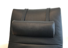 Laden Sie das Bild in den Galerie-Viewer, Nackenkissen für Jori Relaxsessel

elliptisch breit, cavila black,

mit Gegengewicht Edelstahl gebürstet


Breite 36 cm

für Relaxsessel wir Yoga, Brainbuilder, Mensana,&nbsp; Idaho, Square, Symphony oder Cosy Ghost in monomove oder Multimove
