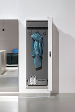 Laden Sie das Bild in den Galerie-Viewer, Kristalia_Boxone Footbox Schuhschrank Designmöbel Sauerland Möbel Zeppenfeld Olpe 
