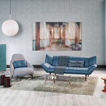 Laden Sie das Bild in den Galerie-Viewer, Design-Sofa Devon für kleine Räume – bequem und stilvoll

