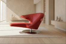 Laden Sie das Bild in den Galerie-Viewer, Leolux Parabolica  im Interieur, linkes Armteil sichtbar, eleganter Drehteller, Design-Loungesessel, Leder rot

