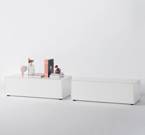 Design-Lowboard Piure Nex Pur Box 2044100 – minimalistisches TV-Möbel mit griff­loser Frontklappe